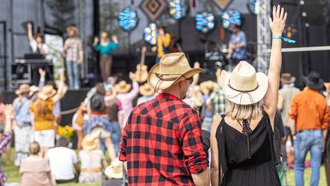 ARVUSTUS ⟩ Urissaare kantrifestivalil tead, et oled õigel ajal õiges kohas