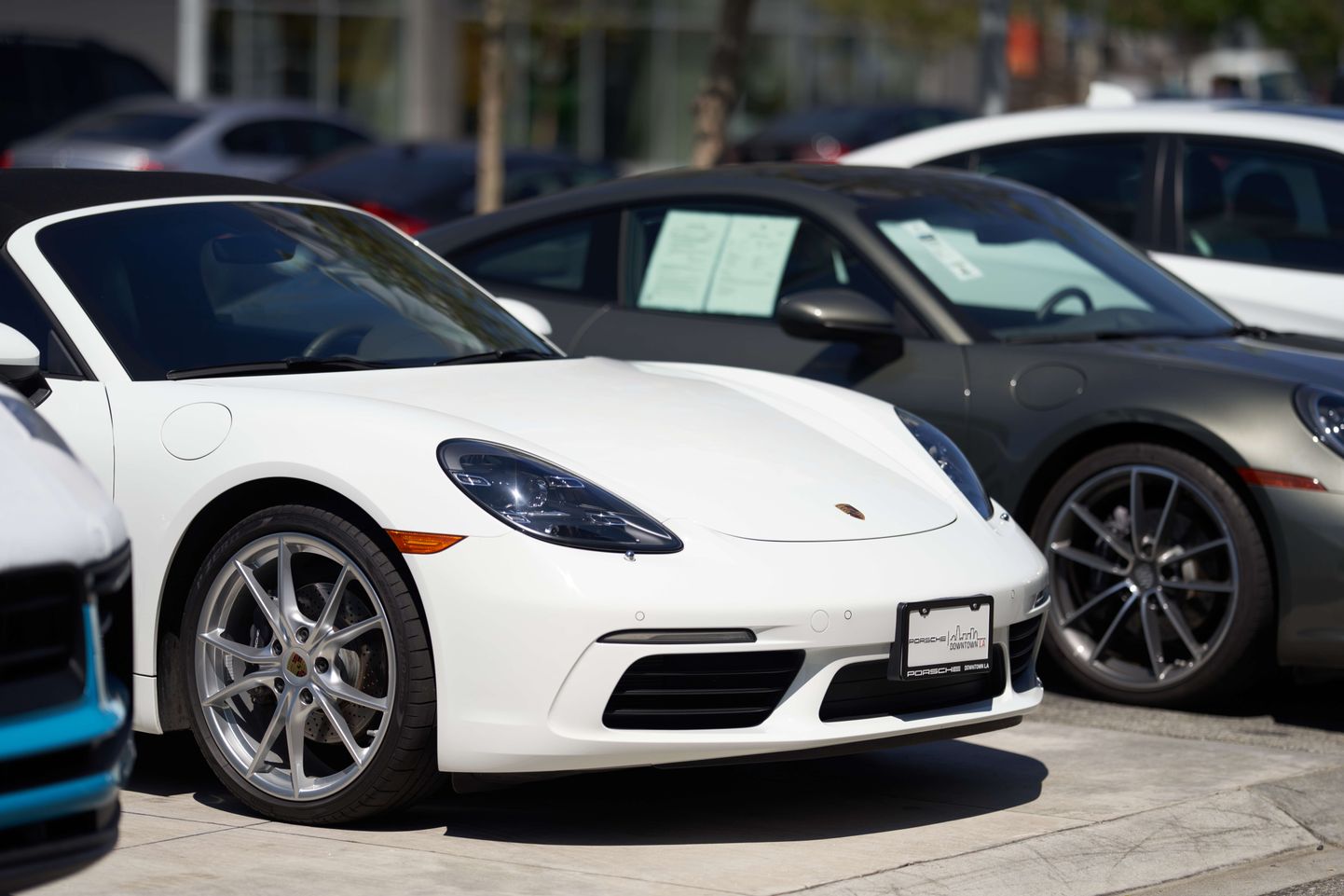 Автосалон Porsche в Лос-Анджелесе.