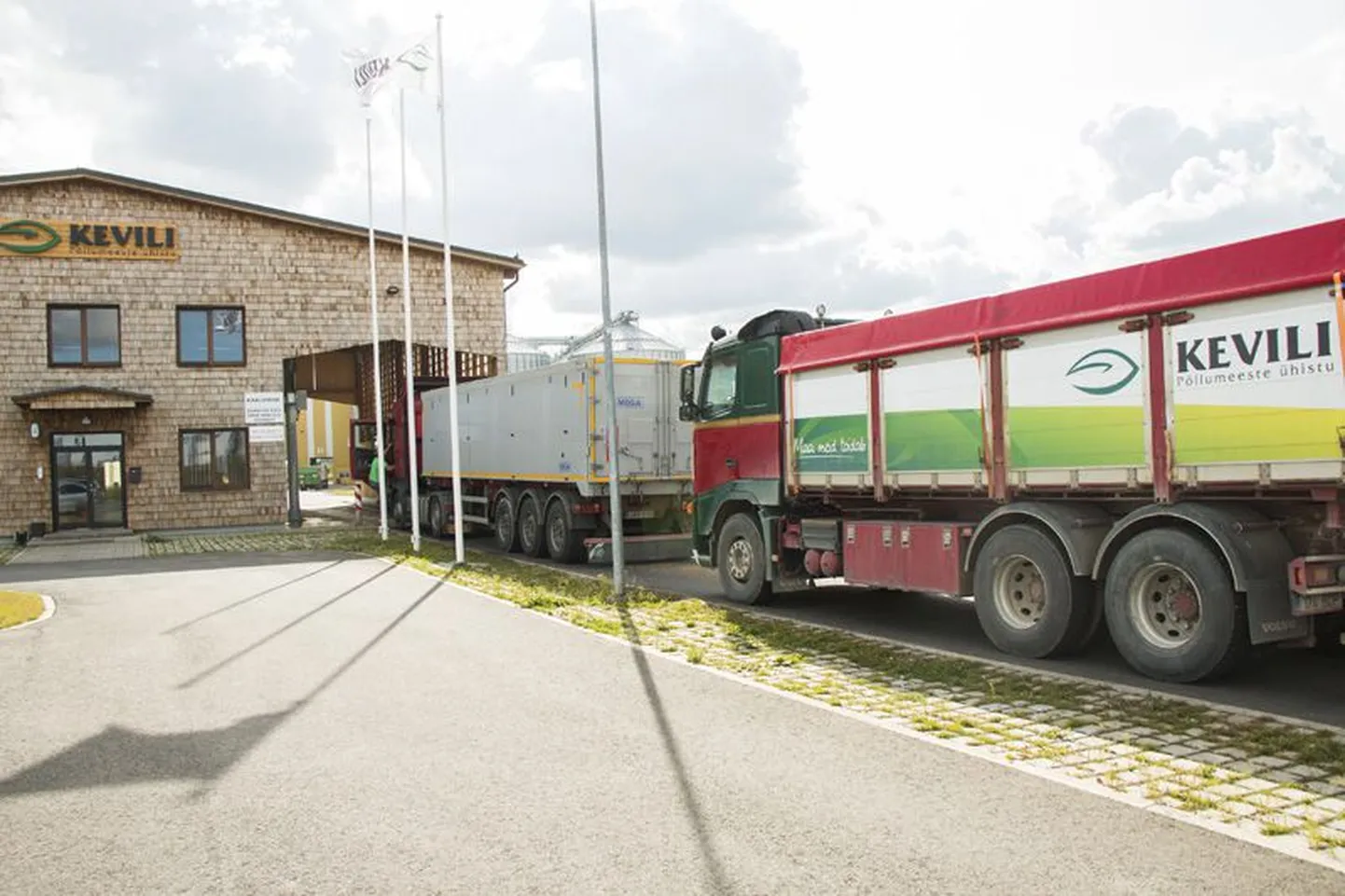 Rõngu terminali ehitusel rakendatakse kogemusi, mis on saadud Lääne-Virumaal Roodeväljal asuva terminali käivitamisel. Fotol Roodevälja terminal.