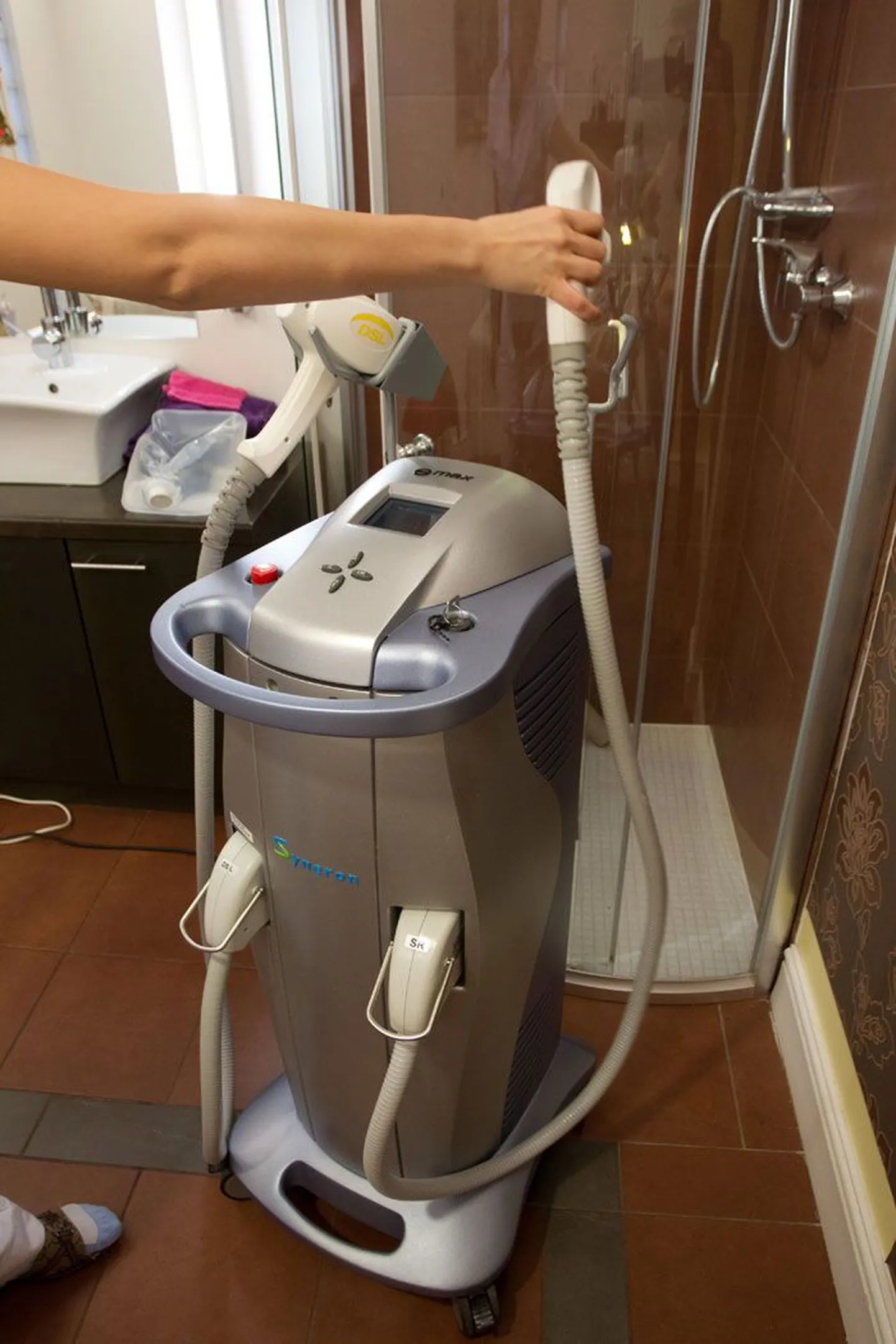 Kesk­linna  LaserClinicus asuv 
Syneroni originaalmasin eMax.