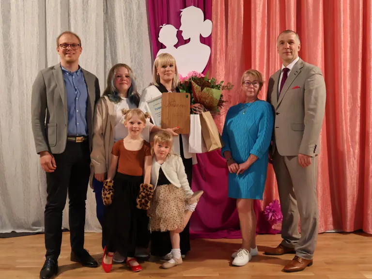 Väike-Maarja valla aasta ema 2025 on kolme tütre ema Egle Pent.