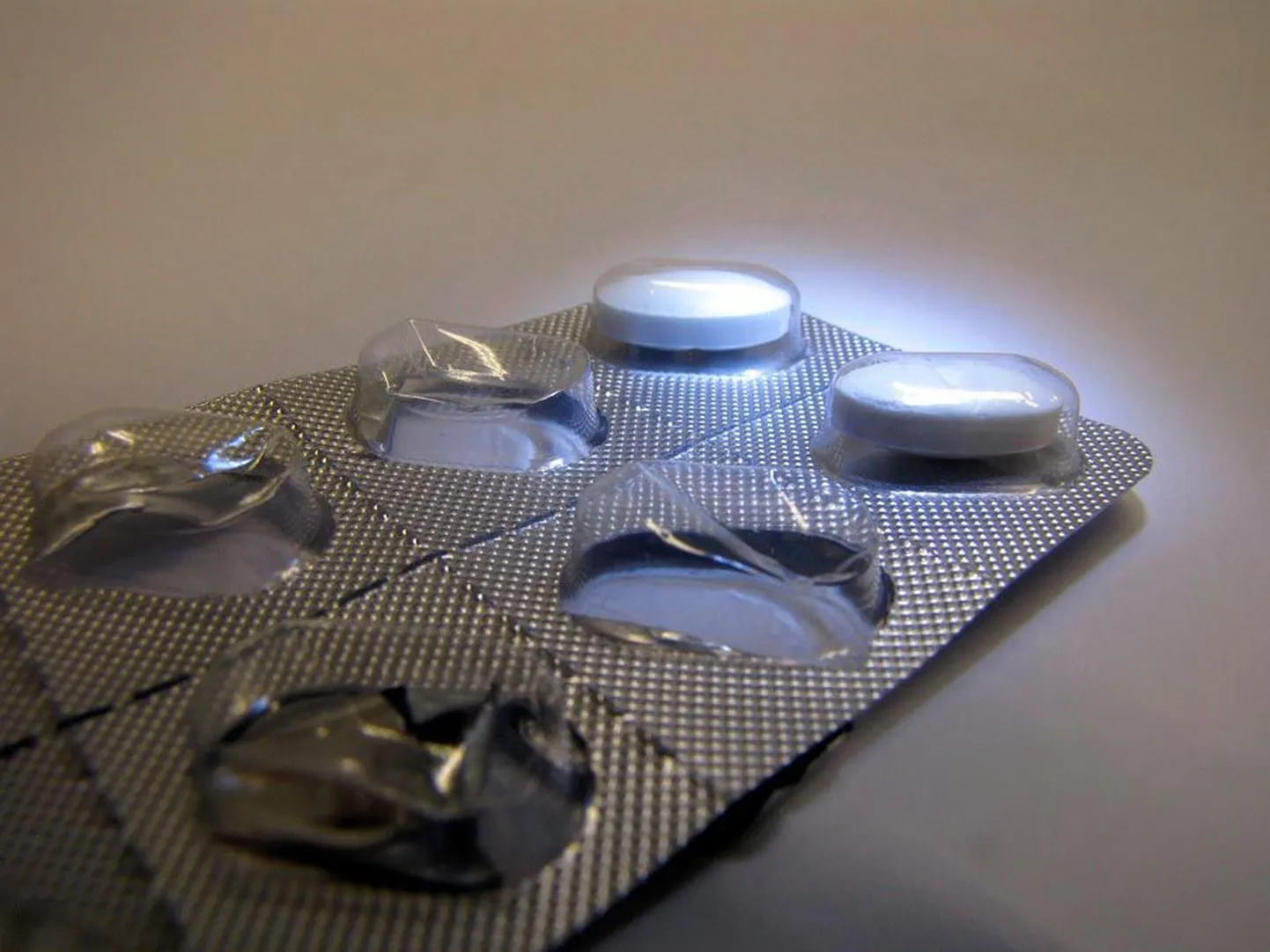 Apteegid märgivad, et ravimite poodi lubamine suretab välja maa-apteegid ning soodustab arstimite väärkasutamist.