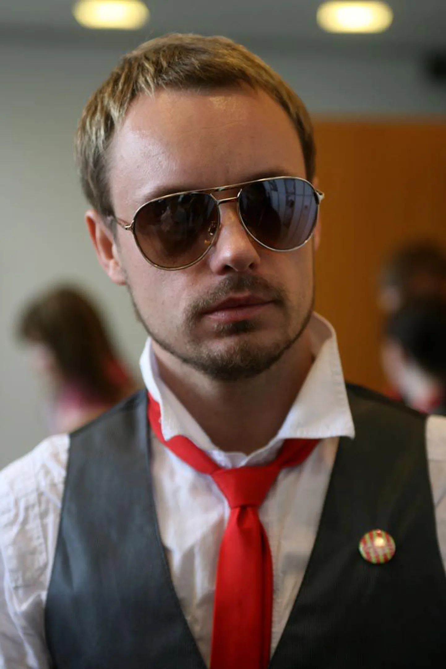 Viljandist pärit tantsuõpetaja Jüri Nael pälvis Eesti Ettevõtlike Noorte Koja väljaantava silmapaistva noore eestlase tiitli.