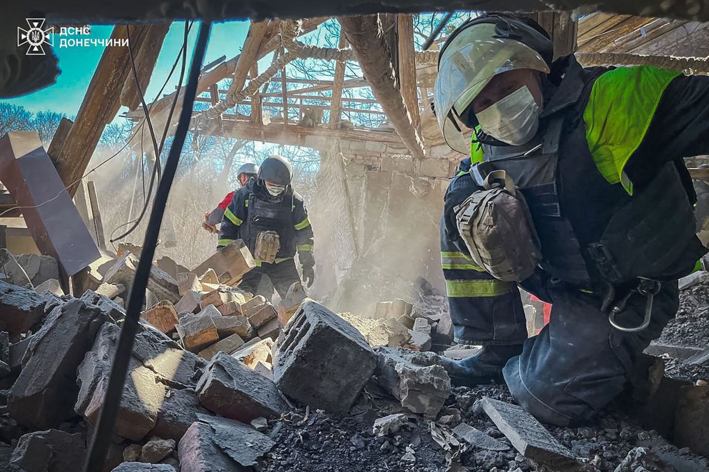 Украинские спасатели. Фото иллюстративное.