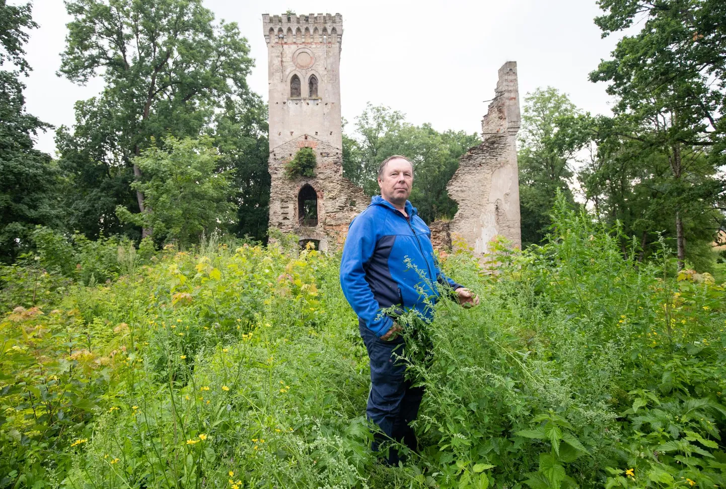 Lehtse mõisa pargis on säilinud muljetavaldav torn, kus tugeva füüsilise vormi ja julgusega oli võimalik päris kõrgele ronida.