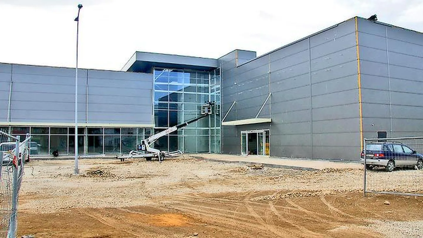 Завершение первого этапа строительства торгового центра Vironia в 2011 году. Архивное фото.