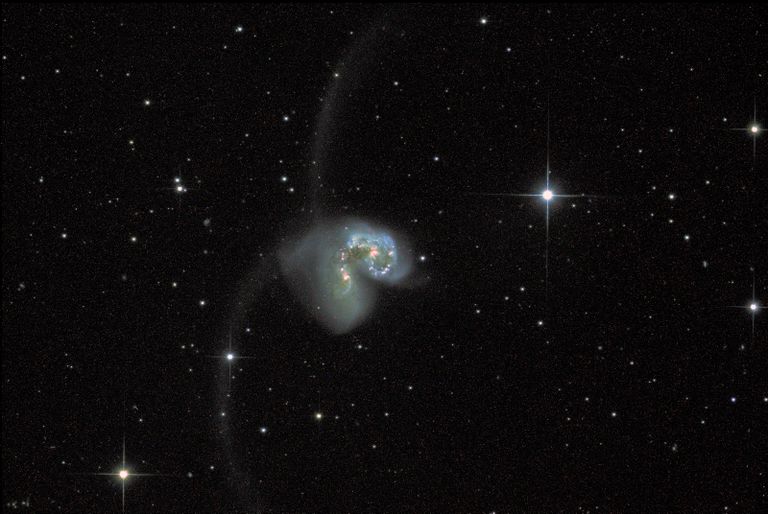 SuperBITi jäädvustus Antennae paarisgalaktikatest NGC 4038/NGC 4039.