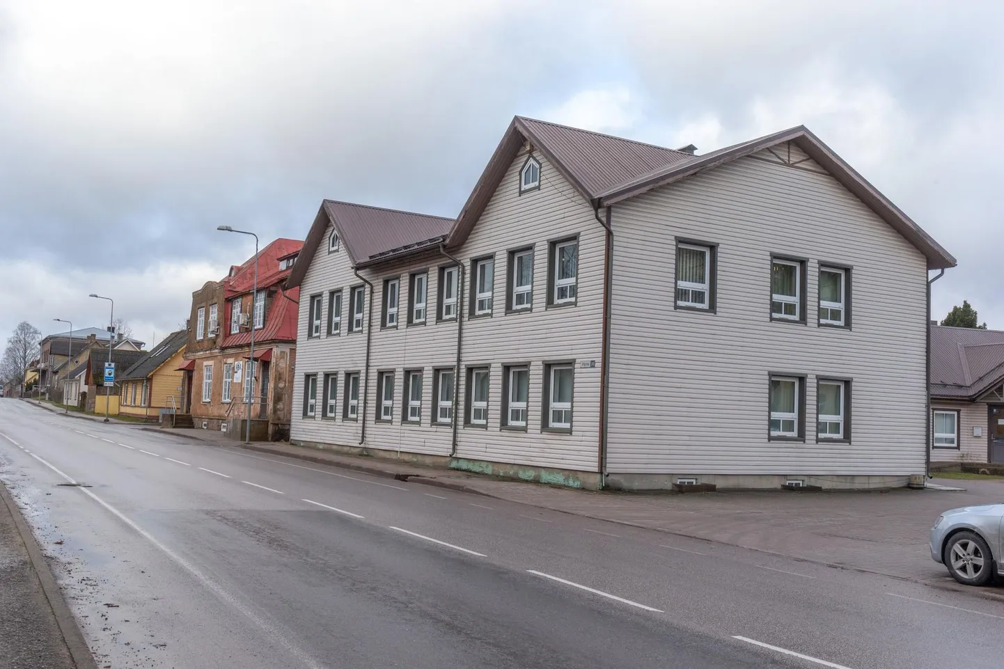 Mulgi vallal on praegu neli teenuskeskust ning keskne vallamaja on Abja-Paluojal.