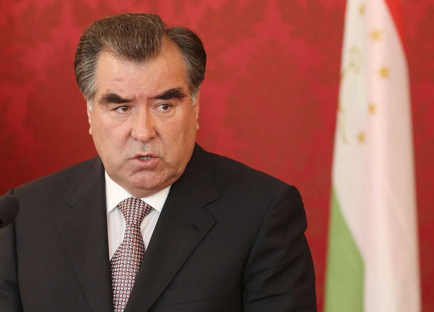 Tadžikistani president Emomali Rahmon, kes enne 2007. aastat oli Emomali Šrifovitš Rahmonov.