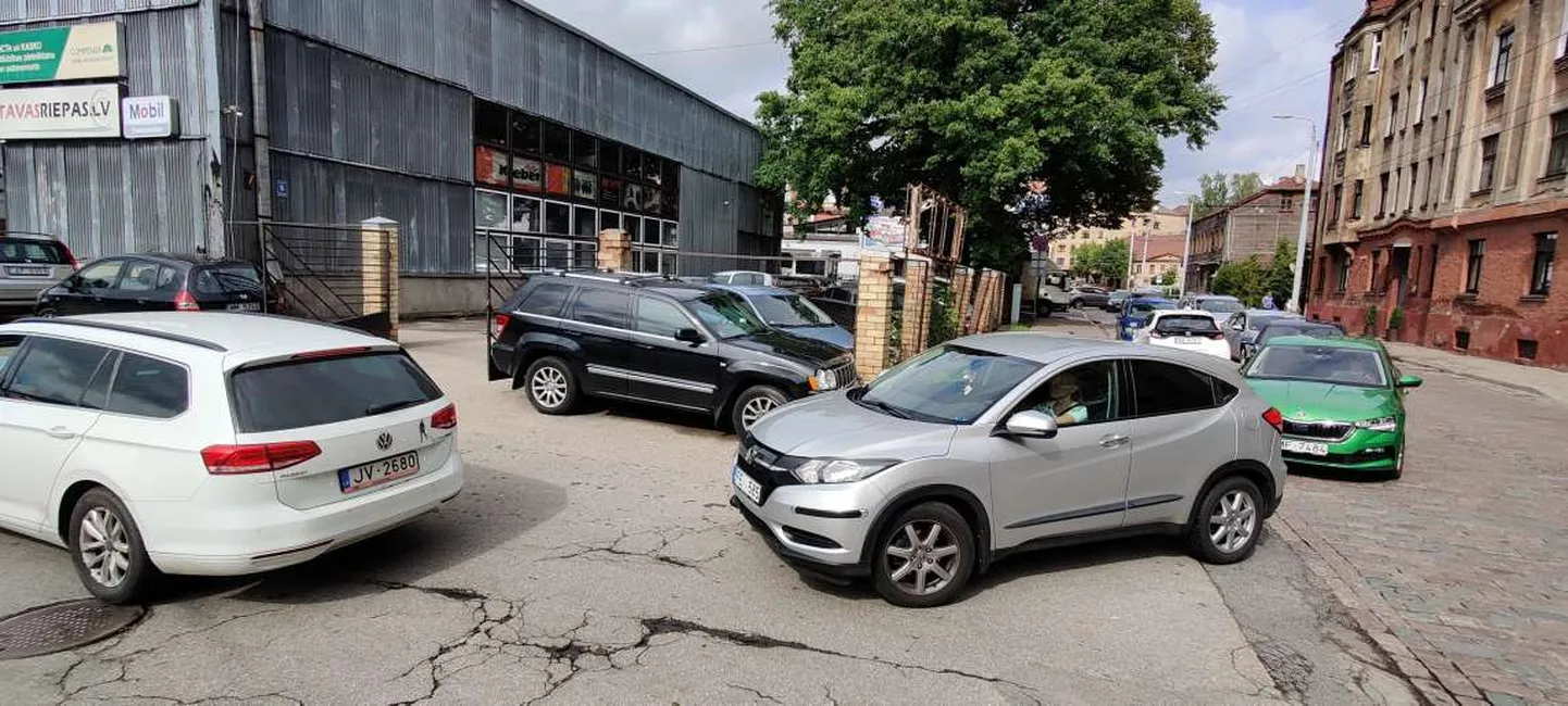 Очереди на заправках во время акции на топливо