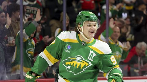 Kaprizovs paraksta lielāko līgumu NHL vēsturē