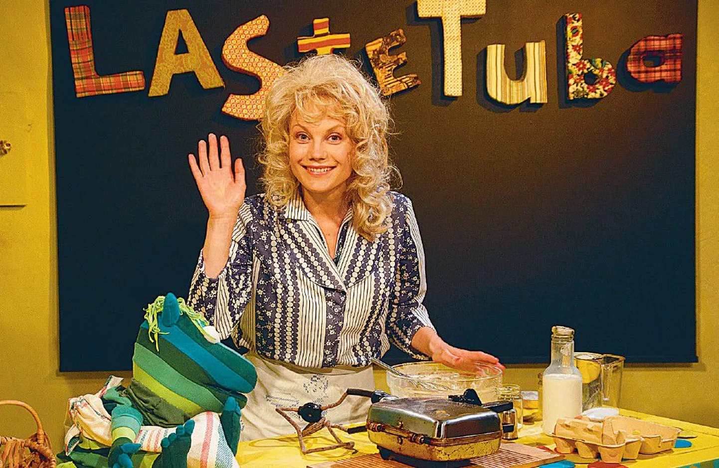 Külli Teetamm ehk tädi Juta Telliskivi meenutab telesaates «Lastetuba» legendaarset tädi Ruthi.