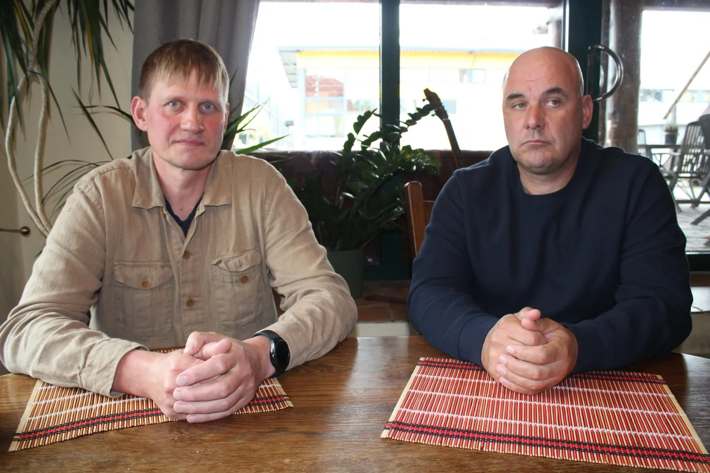 Koit Tõnisson (vasakul) ja Raivo Oks selgitusi jagamas.