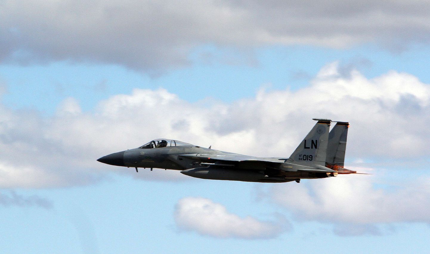 NATO õhturbemissioonis osalev USA hävitaja F15C.