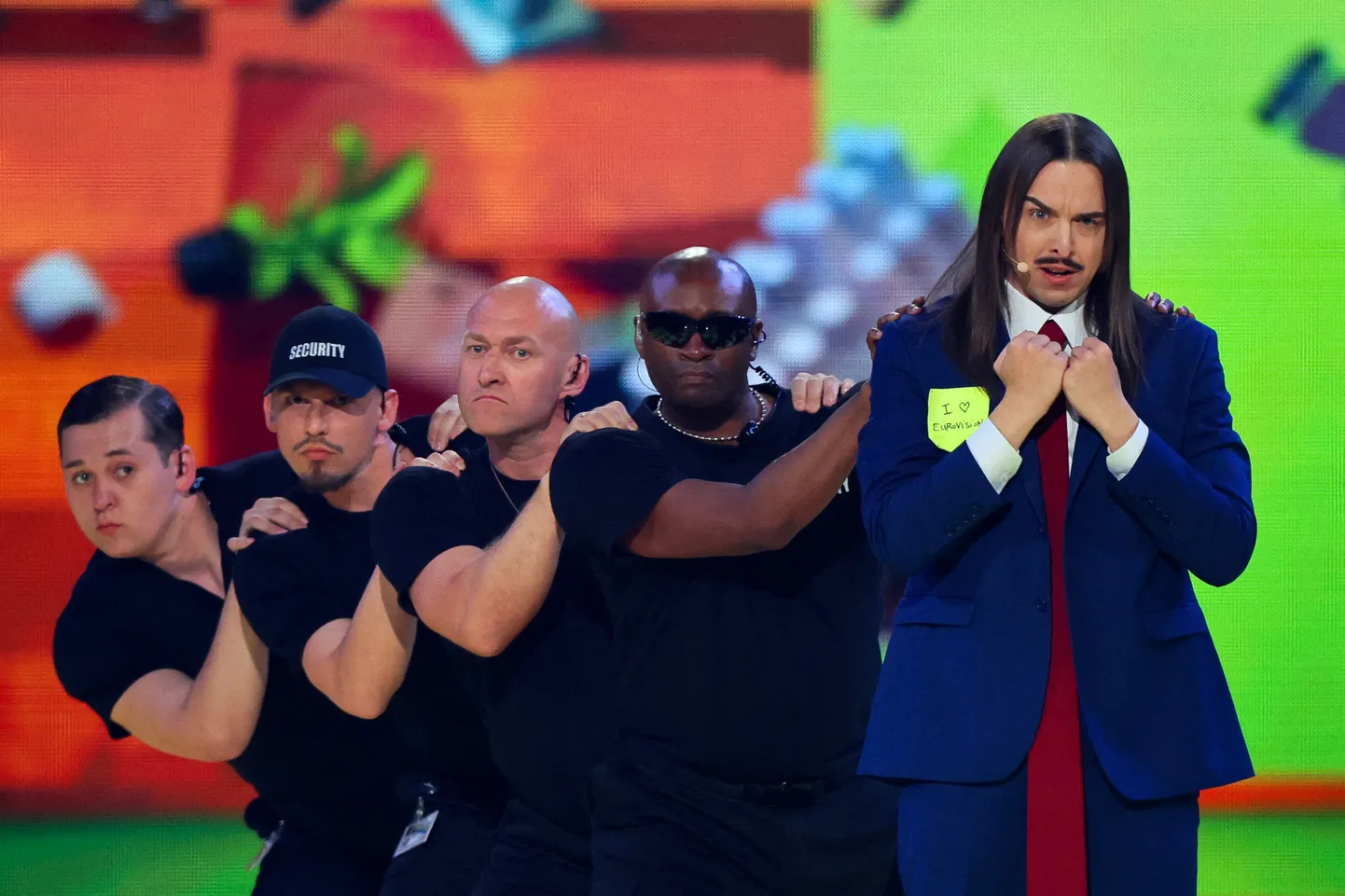 Tommy Cash (sinises) Eurovisioonil.