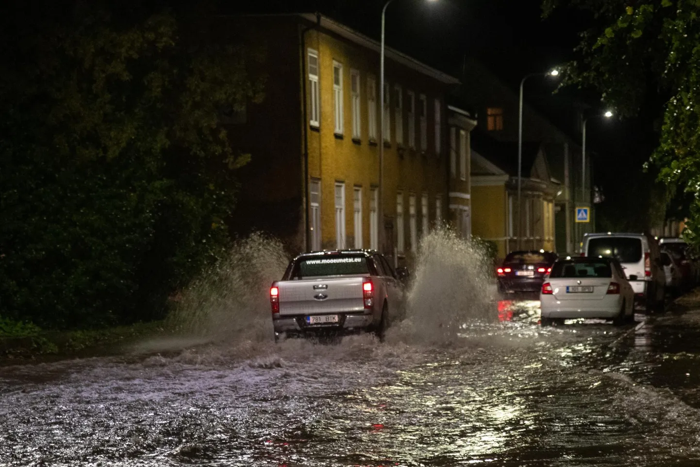 Mullu oktoobris uputas Viljandis Jakobsoni tänaval.