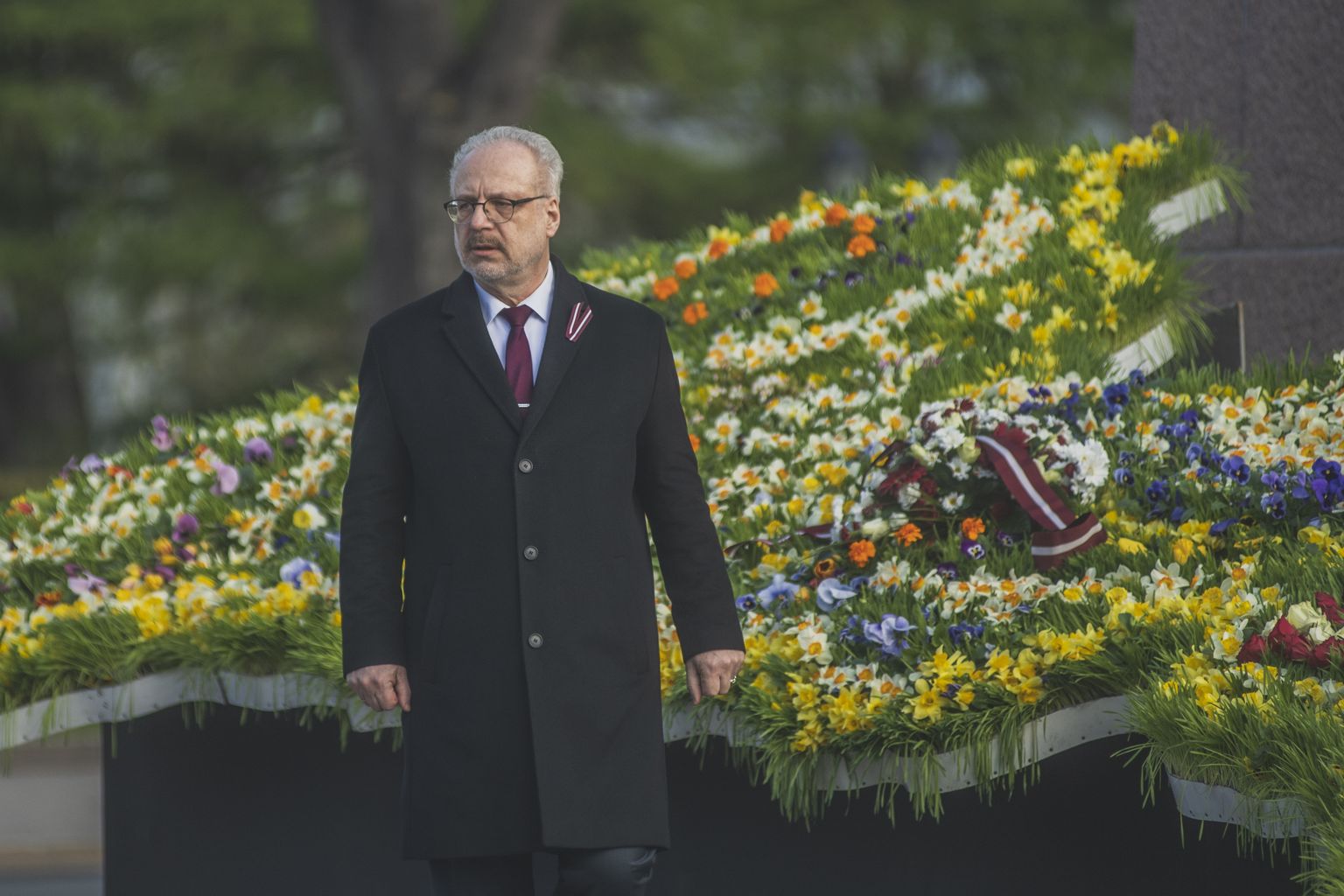 Эгил Левитс возложил цветы к памятнику Свободы