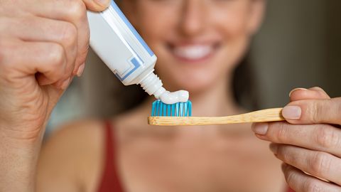 ENNE VÕI PÄRAST SÖÖKI? ⟩ Hambaarst ütleb, millal on kõige mõistlikum hambaid pesta