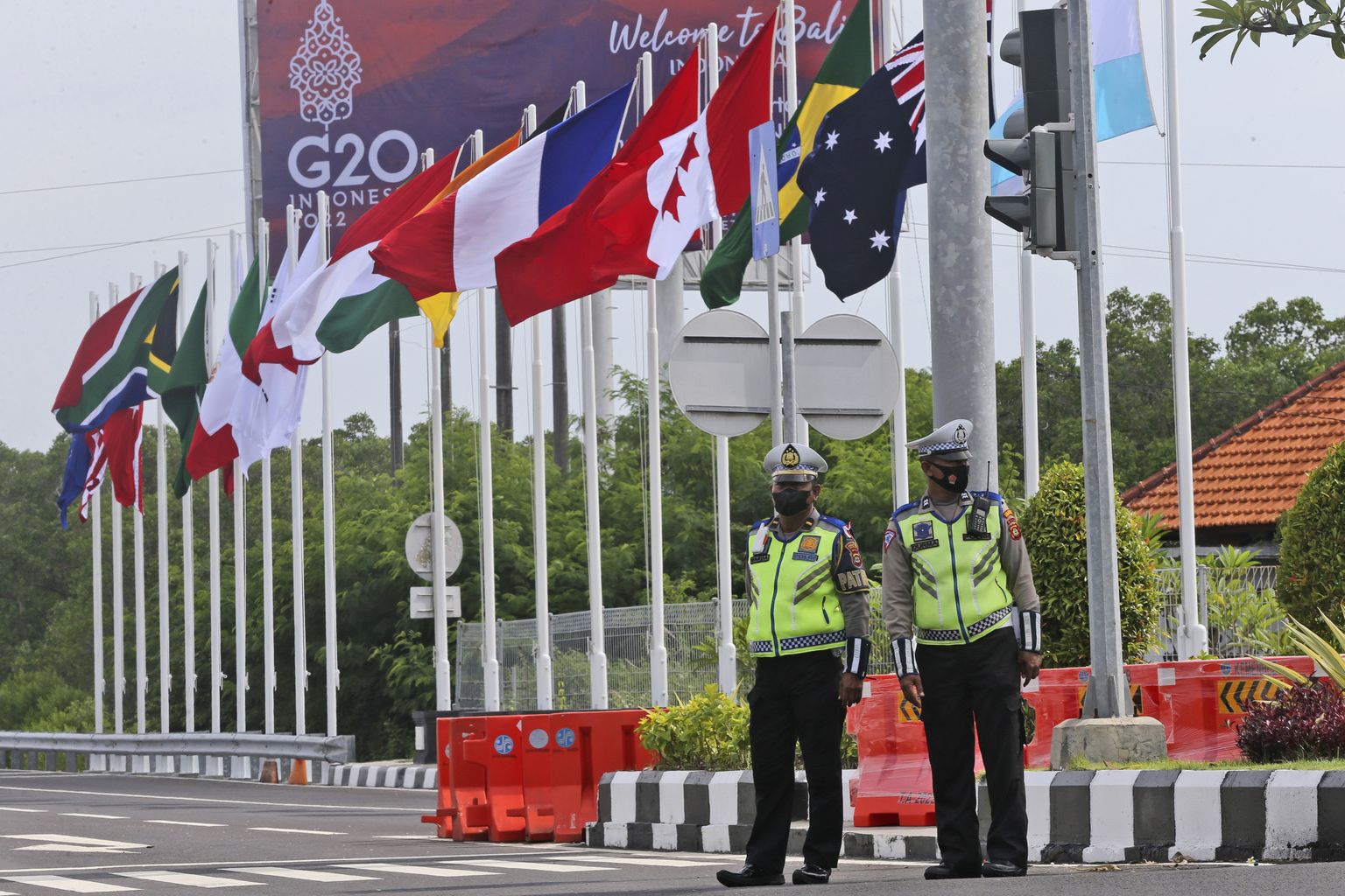 G20 riikide lipud ühenduse tippkohtumise paigas Indoneesia Bali saarel. Foto on illustratiivne.