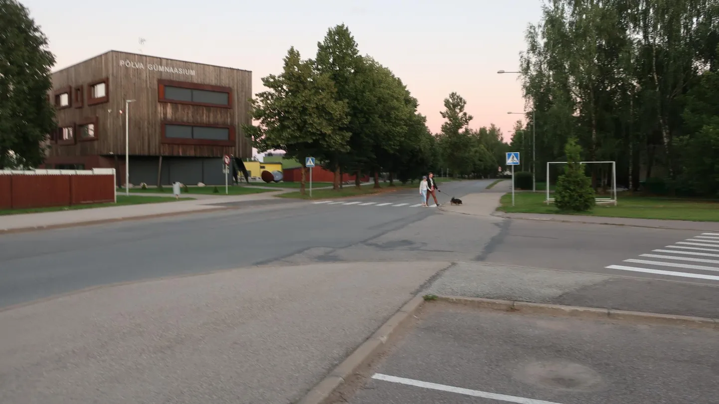 Tegemist on ühe hädalisema kohaga Põlva linnas, mille pärast inimesed põhjusega nurisevad.