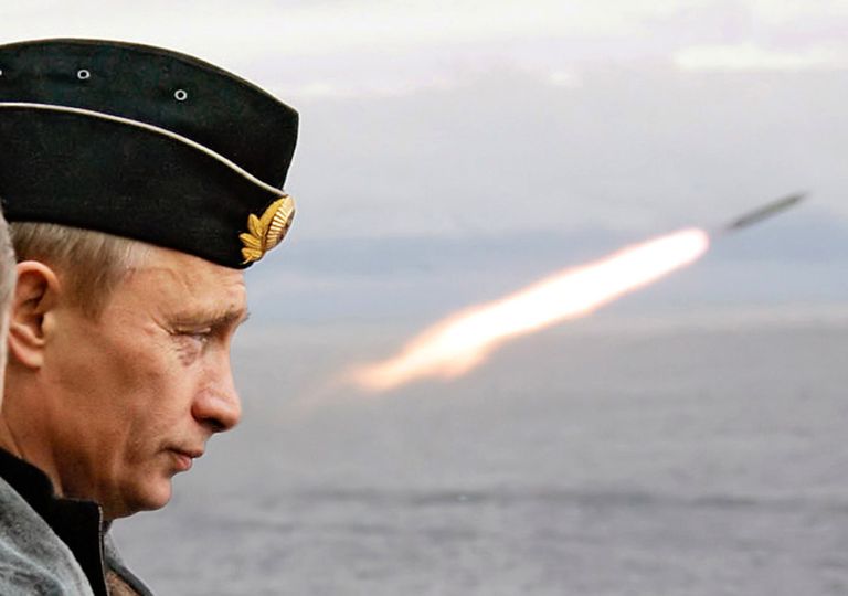 Путин следит за запуском ракеты, Август 2005 года 