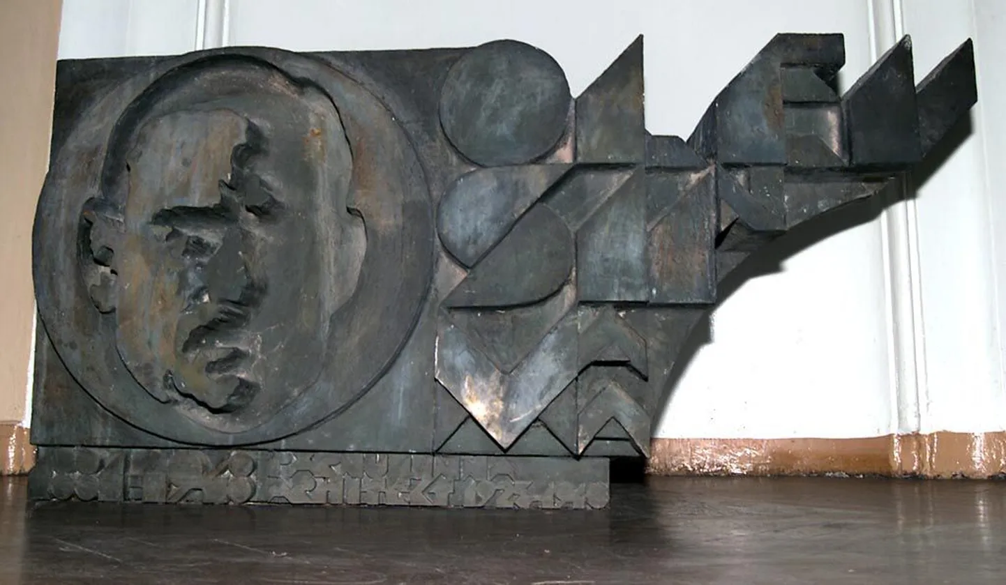 Olev Siinmaa bareljeef