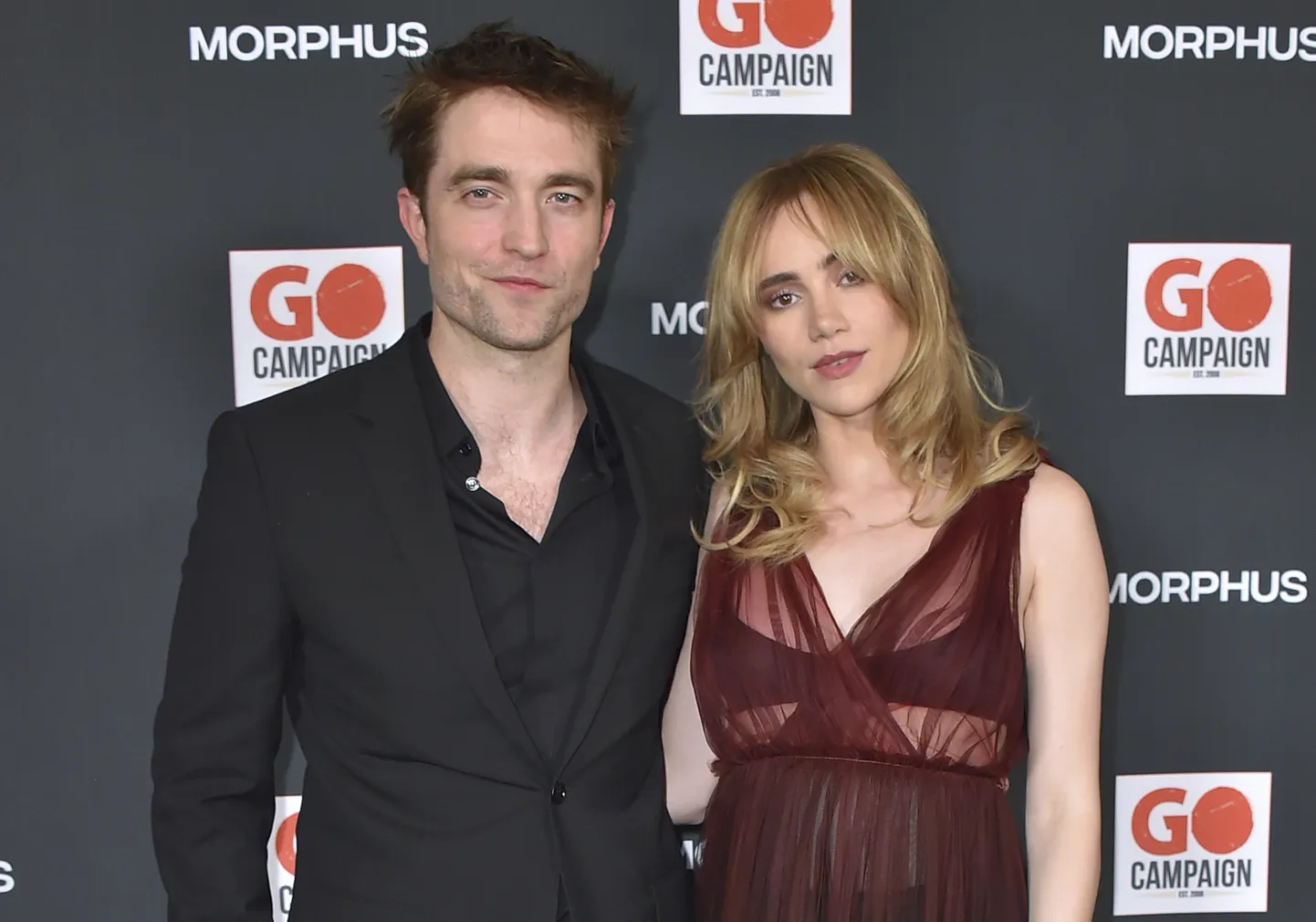 Robert Pattinson ja Suki Waterhouse.