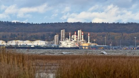 Dronu triecienos Krievijā cietušas Ustjlugas un Viborgas ostas