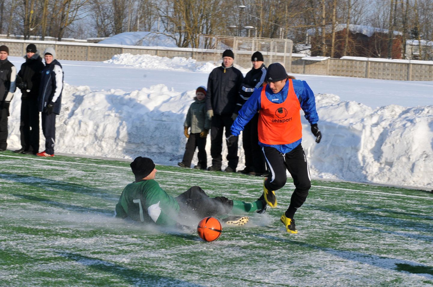 Еще как минимум две зимы в футбол в Ида-Вирумаа придется играть под открытым небом.