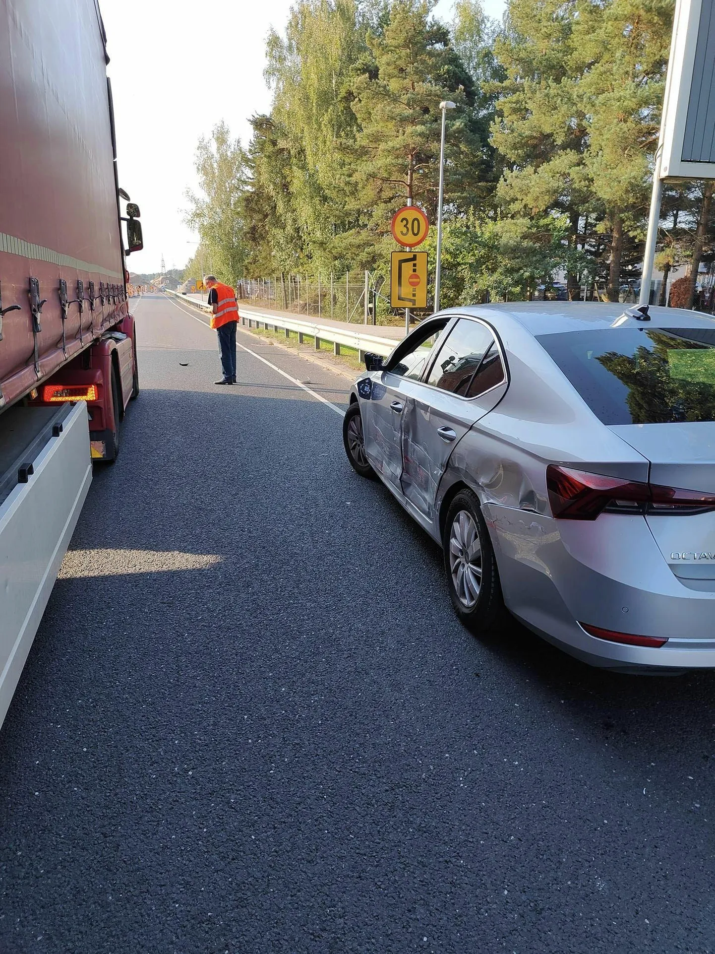 Pärnu linnavolikogu esimeest ja Häädemeeste abivallavanemat Siim Suursilda nörritab, et pärast liiklusõnnetust jäetakse selle osalised justkui omapäi ja ametiasutustelt abi ei saa.