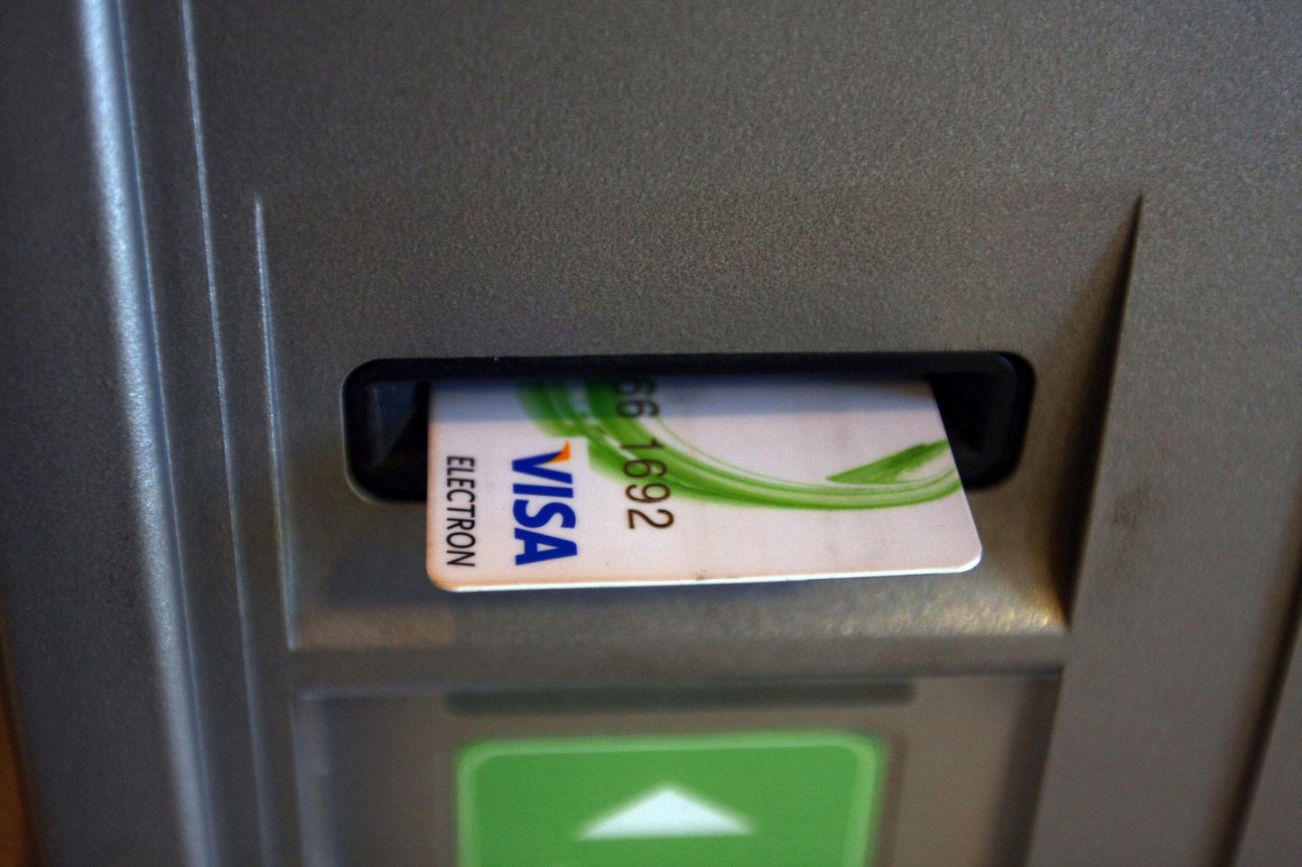 Pangaautomaat ja -kaart.