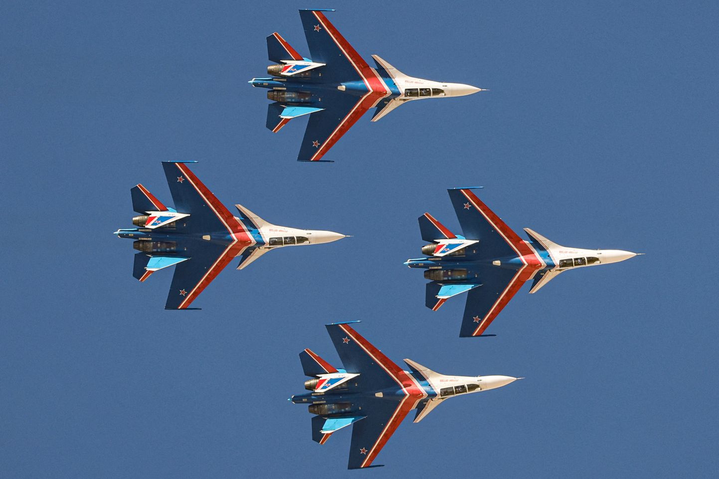 Venemaa hävitajad SU-27 Dubai õhunäitusel mullu 14. novembril.