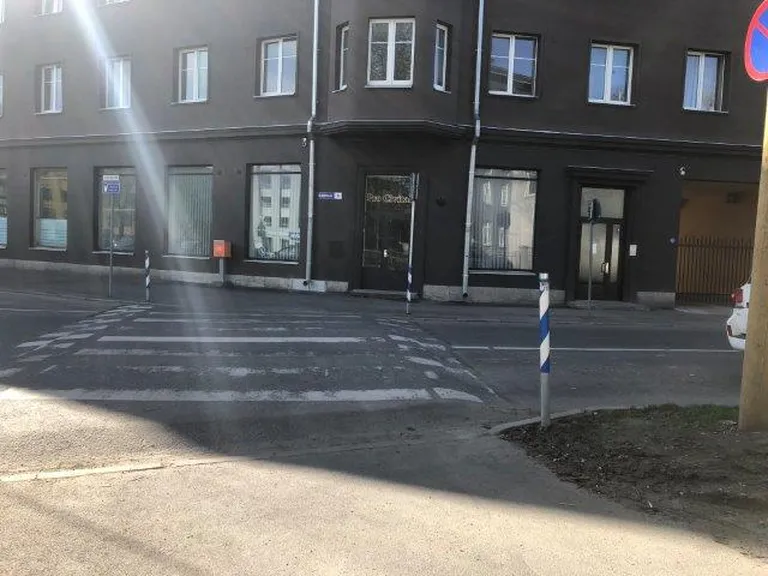 9-aastane jalgrattur jäi ülekäigurajal auto alla.