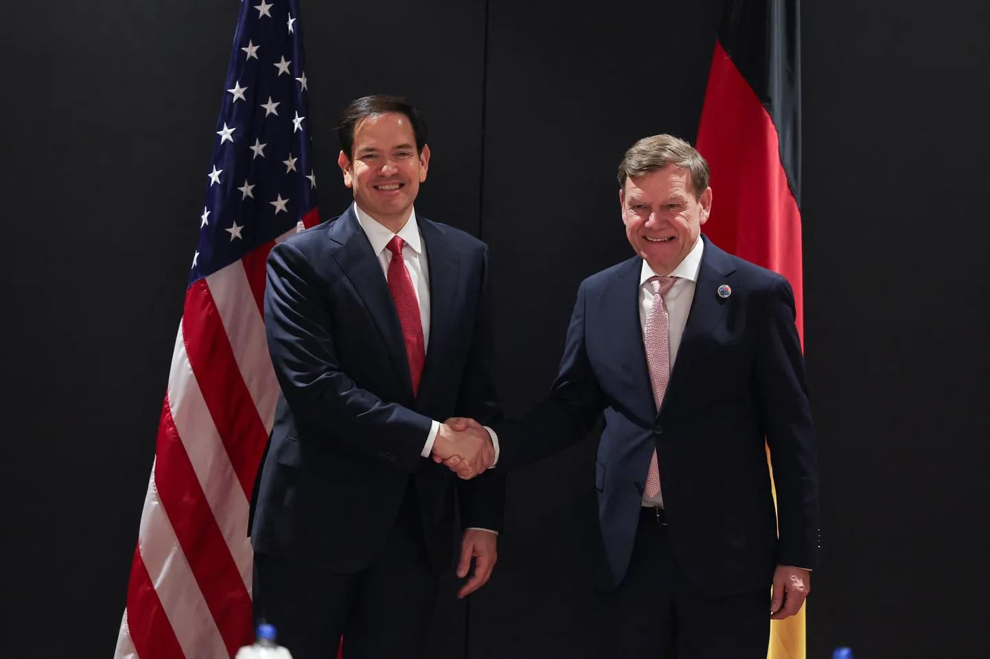 Saksamaa välisminister Johann Wadephul kohtumas oma USA ametikaaslase Marco Rubioga Türgis NATO välisministrite mitteametlikult kohtumisel 15. mail 2025. aastal.