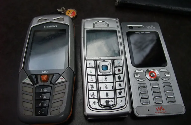 Vecāku modeļu mobilie tālruņi