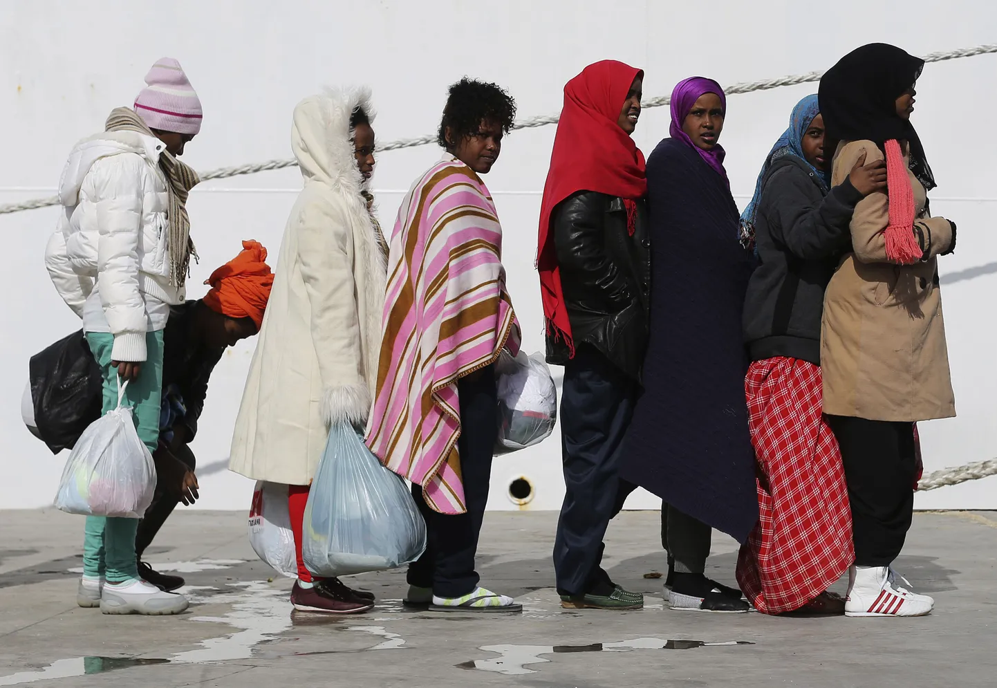 Migrandid teel migratsioonikeskusesse  Itaalias Lampedusa saarel.