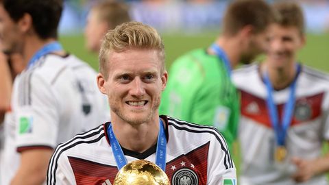 29-aastane jalgpalli maailmameister riputas putsad varna