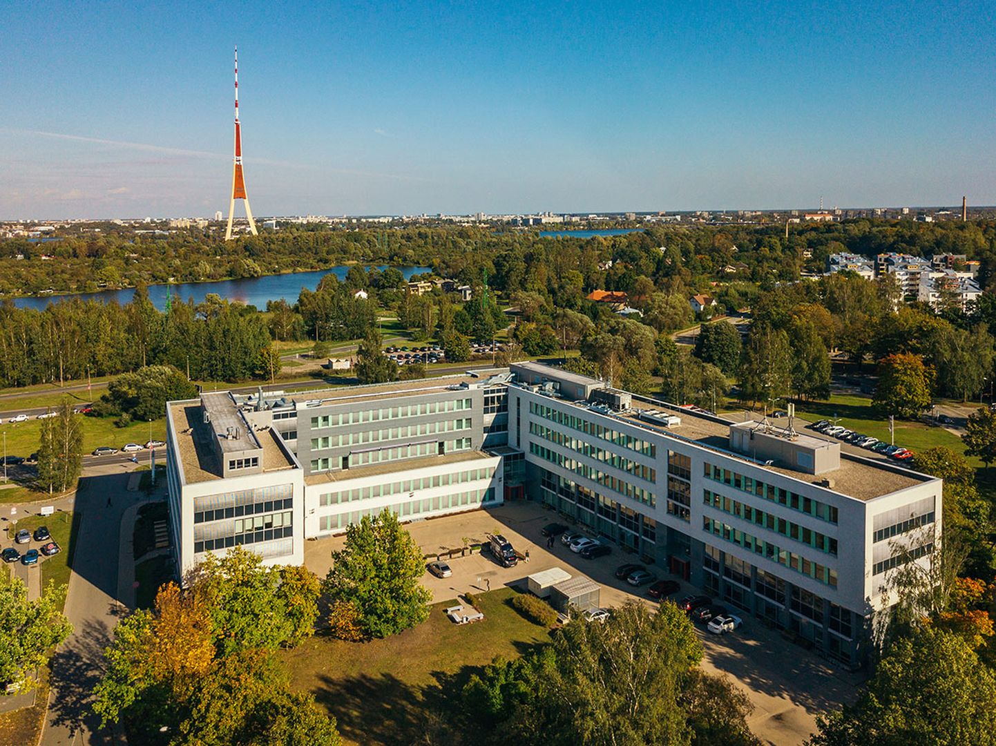 Upmalas Biroju ēkā Rīgā, uz kuru pārcelsies Valsts Policija.