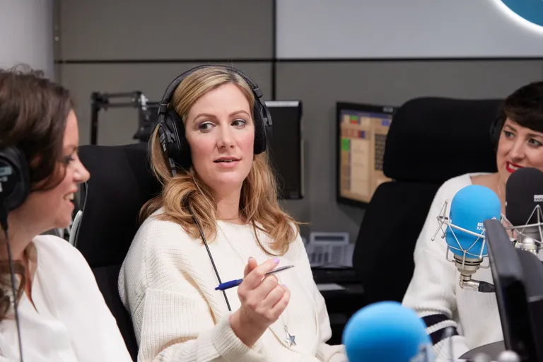 Rachael Bland (keskel)