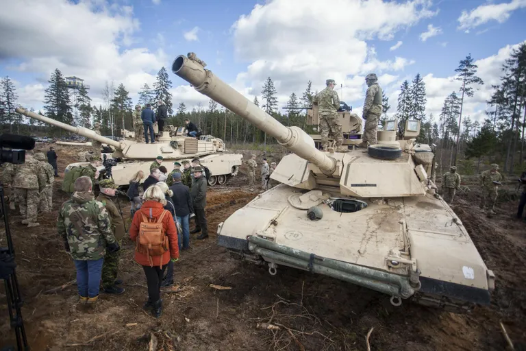 Ameerika Ühendriikide tankid M1A2 Abrams&nbsp;Lääne-Virumaal kaitseväe keskpolügoonil.