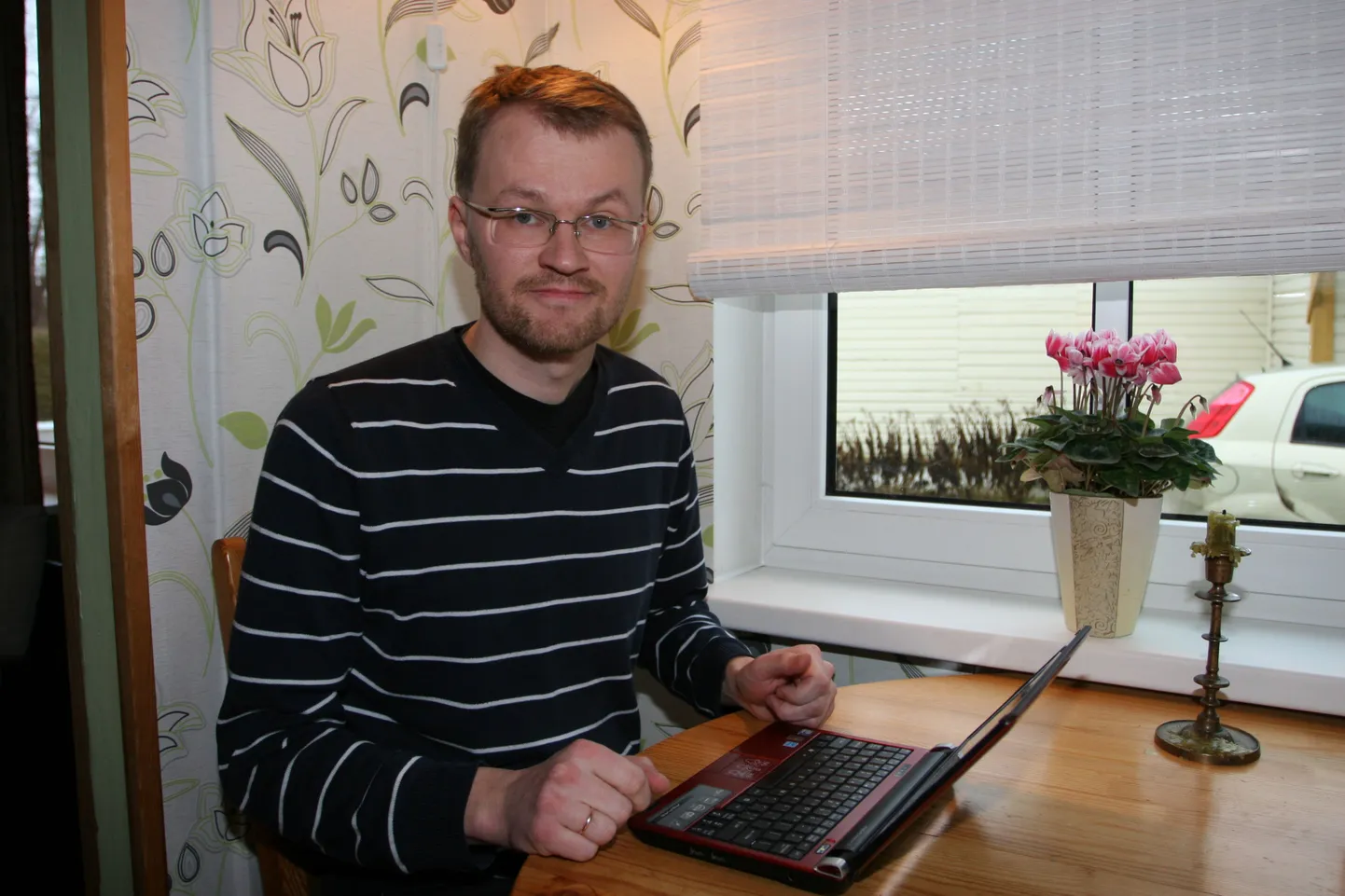 Lauri Beekmann online-väitlemas.