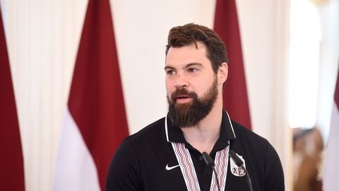 Kasparu Daugaviņu iecels par Triju Zvaigžņu ordeņa virsnieku