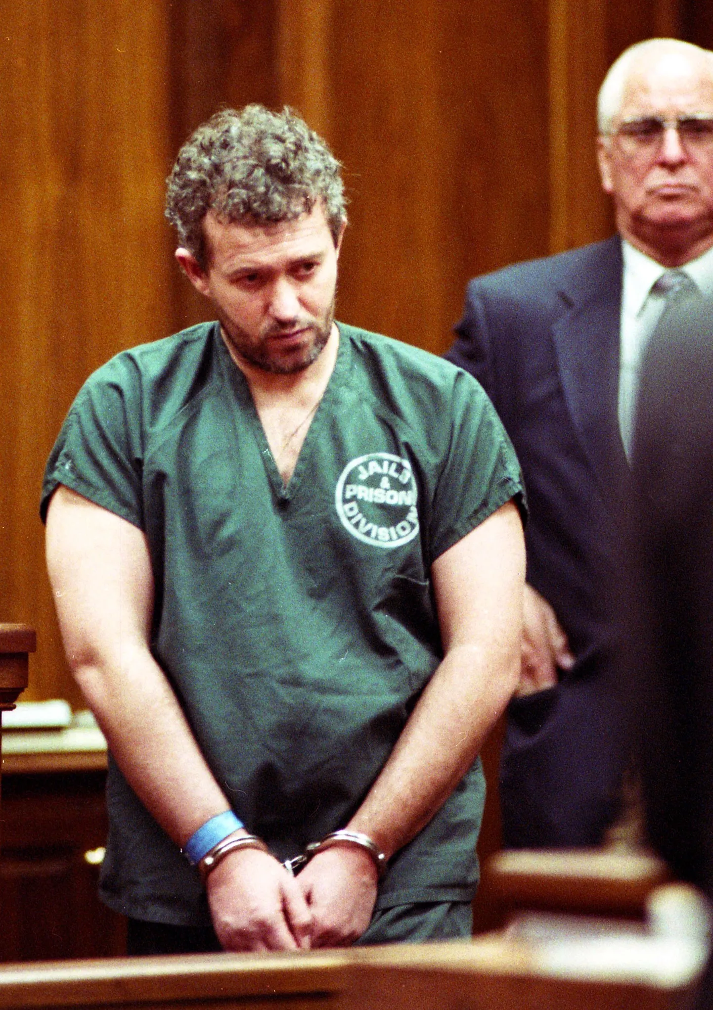 Lapsi seksuaalselt ära kasutanud Barry Bennell kohtus.