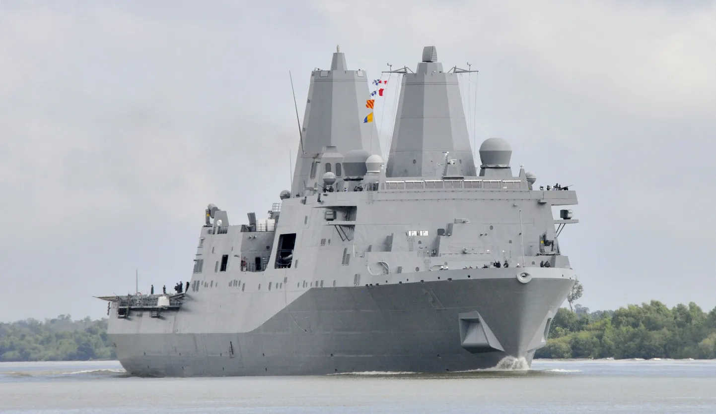 WTC terasest vööriosaga USS New York