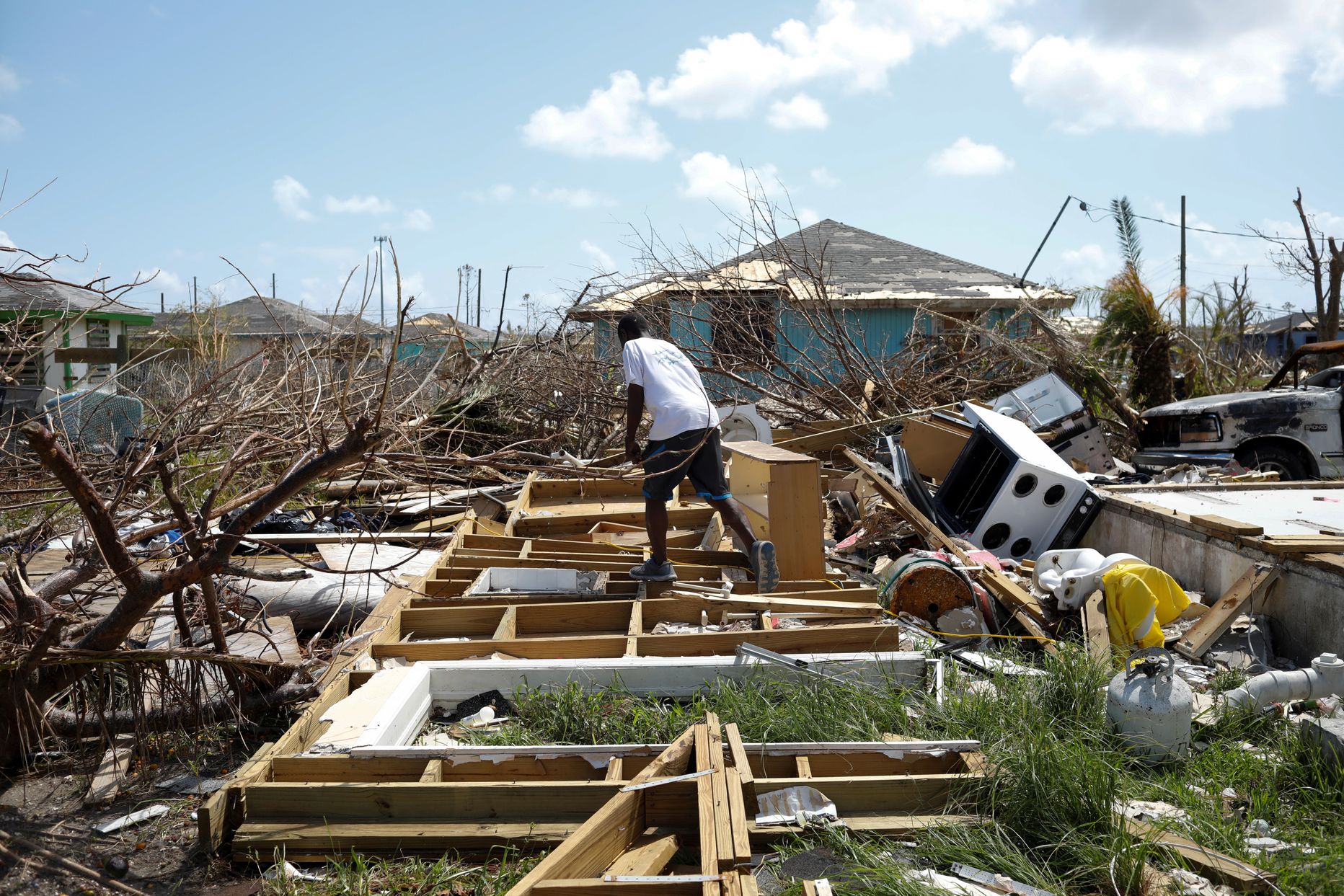Bahamal on orkaani Dorian järel kadunud pea 2500 inimest, teatasid kolmapäeval võimuesindajad.