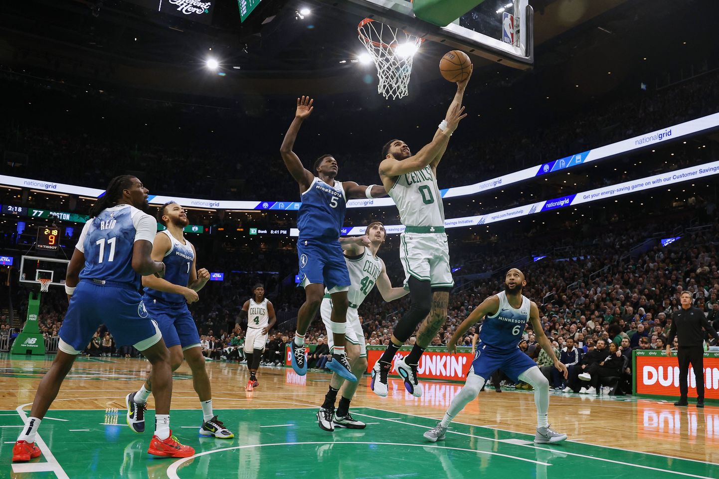 NBA komandu Bostonas "Celtics" un Minesotas "Timberwolves" duelis