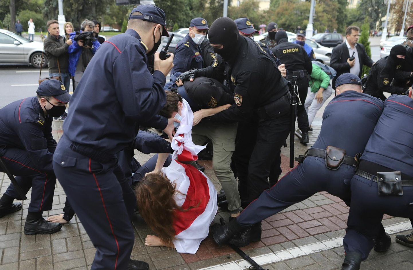 Politsei vahistas 1. septembril 2020. aastal Minskis kooliõpilasi, kes liitusid rahumeelsete meeleavaldusega, et seista vastu Lukašenka režiimi jätkamisele.