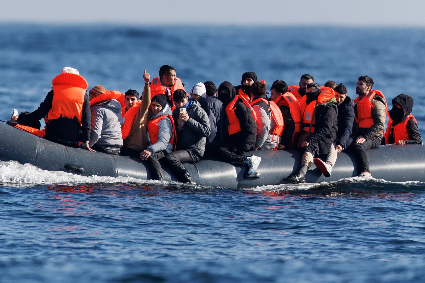 Migrandid La Manche'i väinal teel Ühendkuningriigi poole.