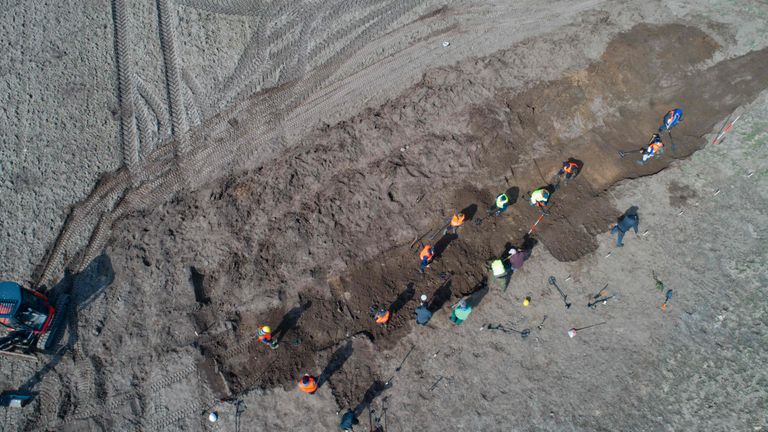 Saksa arheoloogid tegemas Rügeni saarel väljakaevamisi