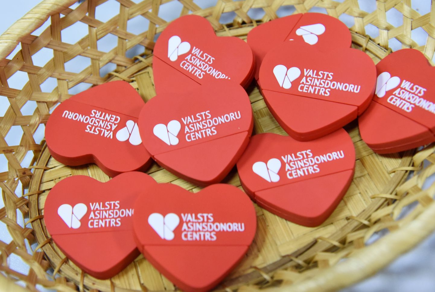 Merķeļa ielā 11 atklāta Valsts asinsdonoru centra stacionārās Donoru pieņemšanas vieta, kur turpmāk katru darba dienu pilsētas centrā nodrošinās asins donoru pieņemšanu.